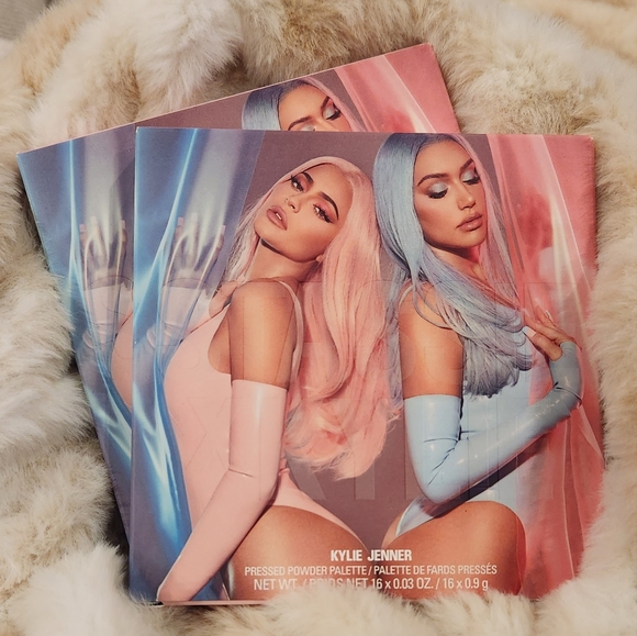 New! Rare! KYLIE COSMETICS- Stassie×Kylie Eyeshadow Palette - Picture 4 of 4